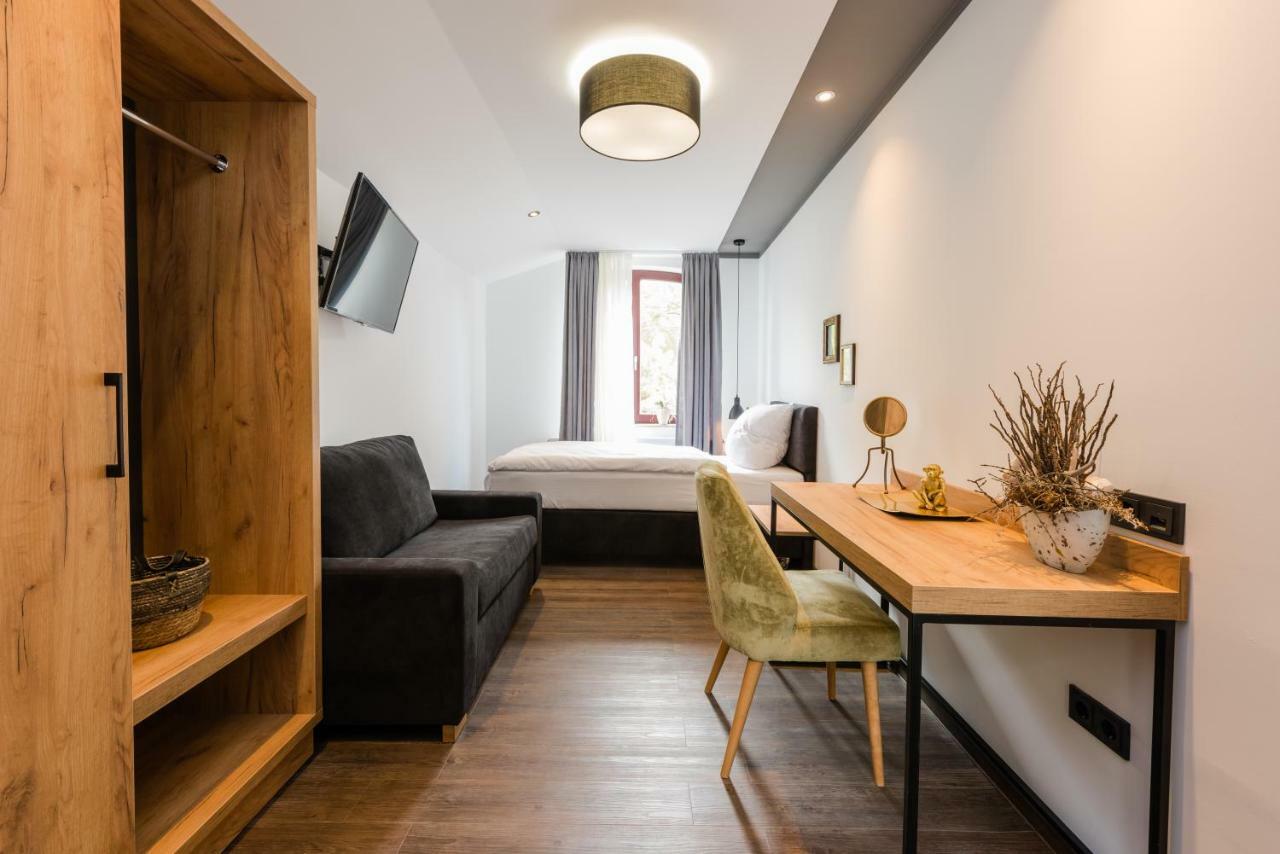360 Grad Hotel & Bar Leer Exteriér fotografie
